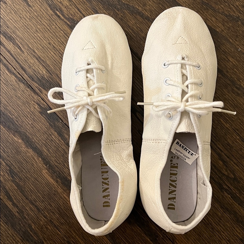 Danzcue Cream Dance Shoes